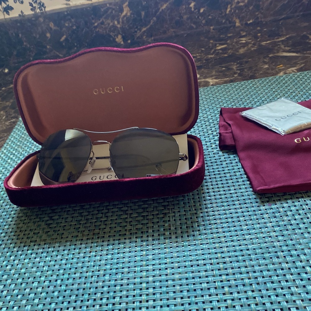 Gucci black aviator Sun Glasses